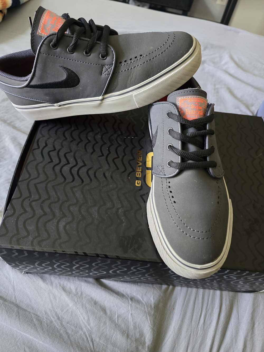 Nike Stefan Janoski GS GRAY Youth Size 6.5 Y US 525104-021 Like New